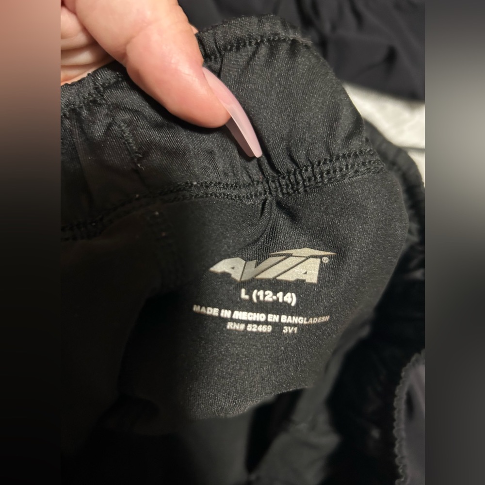 🔥Like new Avia Black sport shorts with spandex liner &pockets-size L 12-14 - Picture 14 of 16